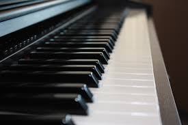 chon-lua-viec-hoc-piano-theo-truong-phai-dong-nhac-nao