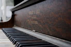 nen-chon-piano-moi-hay-piano-cu-va-piano-upright-hay-piano-grand